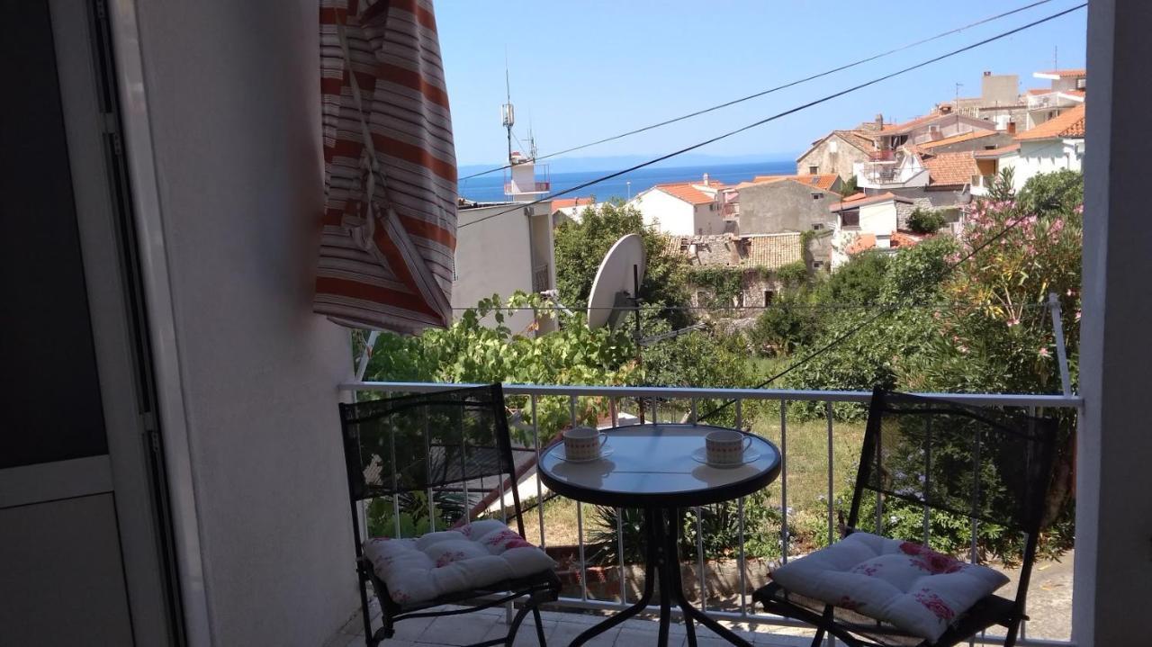 Apartment For 6 In Makarska Centar Zewnętrze zdjęcie