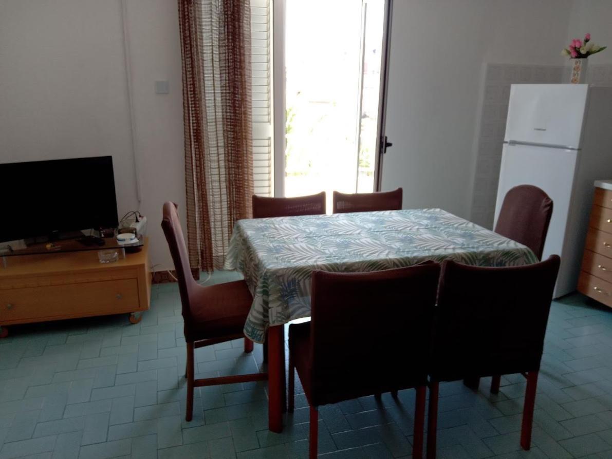Apartment For 6 In Makarska Centar Zewnętrze zdjęcie