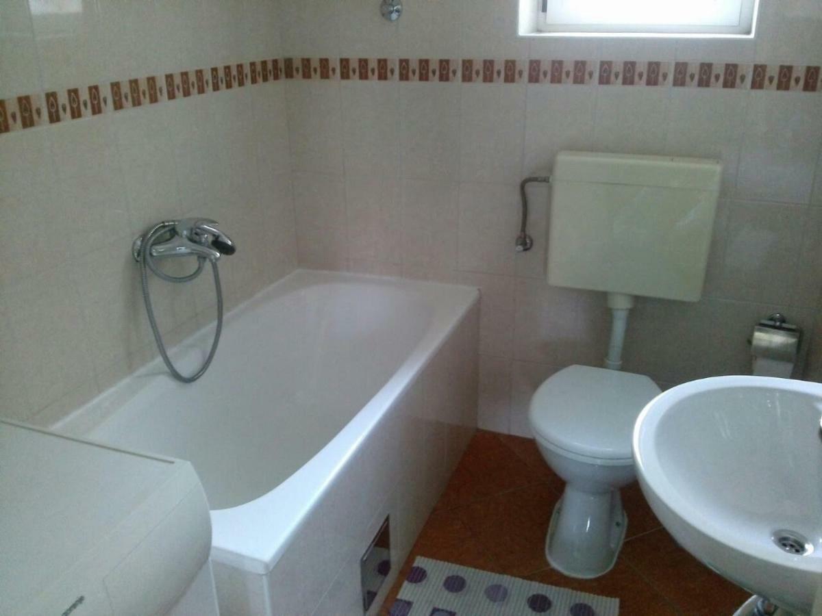 Apartment For 6 In Makarska Centar Zewnętrze zdjęcie